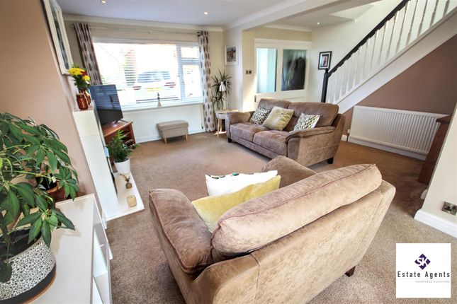 15, Hallowes Drive, Dronfield photo 2