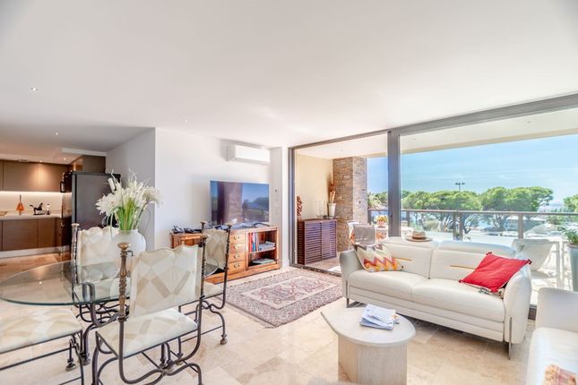 Apartment for sale in Les Issambres, St Raphaël, Ste Maxime Area, French Riviera