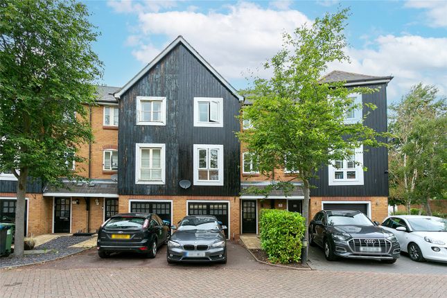 Thumbnail Terraced house to rent in Imperial Way, Hemel Hempstead, Hertfordshire
