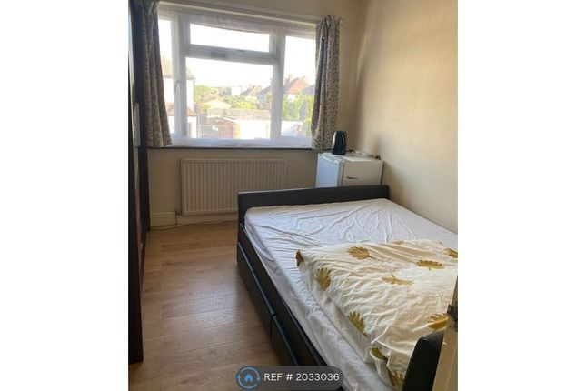 Thumbnail Room to rent in Braintree Road, London
