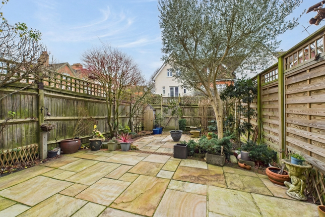 4, Black Horse Way, Horsham photo 3