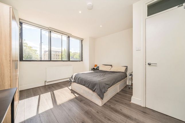 Flat 4, 276-278, Brixton Hill, London photo 4