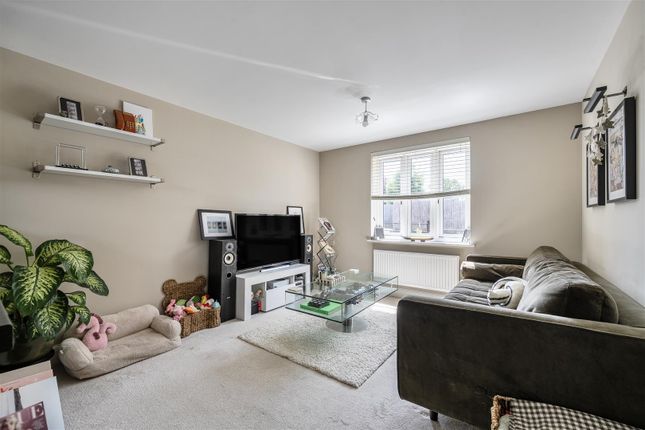 8, Cochran Avenue, Chippenham photo 2