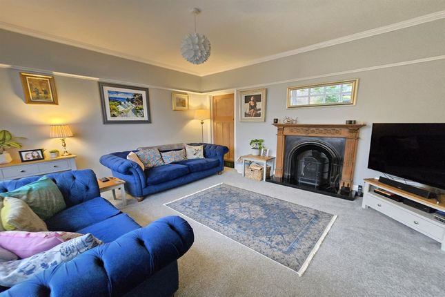 32 Green Drive, Altrincham photo 2