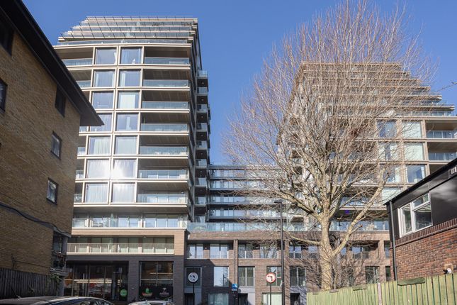 Parking/garage to rent in Royal Mint Gardens, Tower Hill