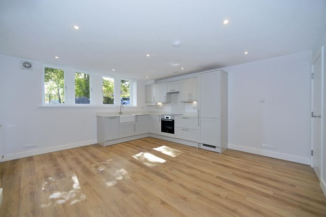 Flat 2 Branksome, Filmer Grove, Godalming photo 2