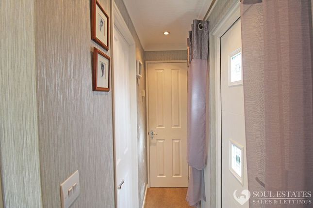 9 Hordern Lodge, Ball Lane, Wolverhampton photo 4