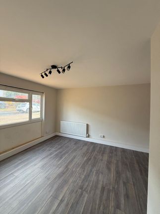 57, Leonard Avenue Swanscombe, Kent photo 2