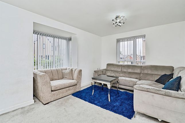 19, Rosehip Crescent, WALSALL photo 2