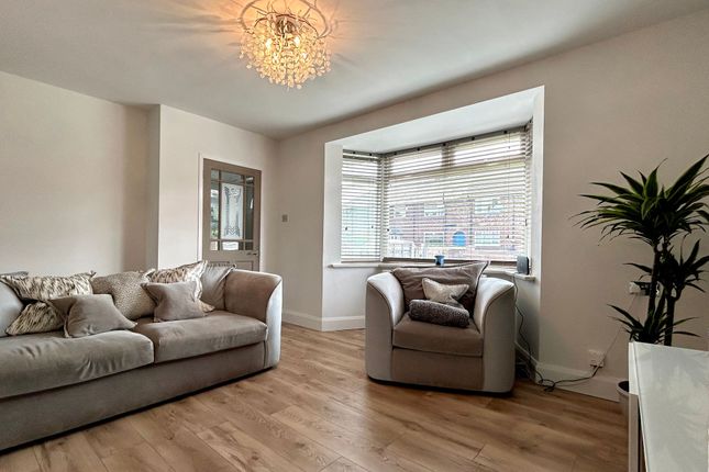 45 Shayfield Drive, Manchester photo 4