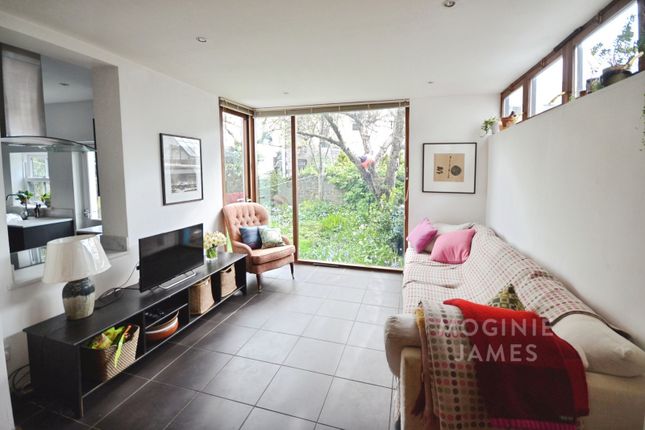 32, Bangor Street, Cardiff photo 4