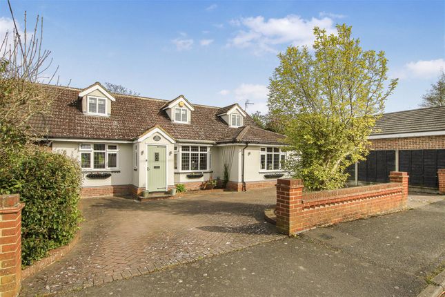 Semi-detached house for sale in Spring Pond Meadow, Hook End, Brentwood