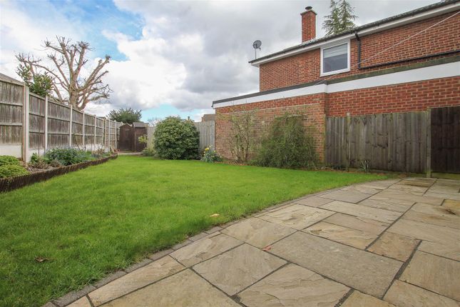 Detached house for sale in Kiln Field, Hook End, Brentwood