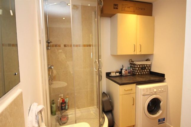 Flat for sale in Chaucer Road, Bedford