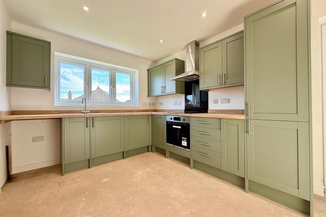 37, Summerfield Road, Great Yarmouth photo 4