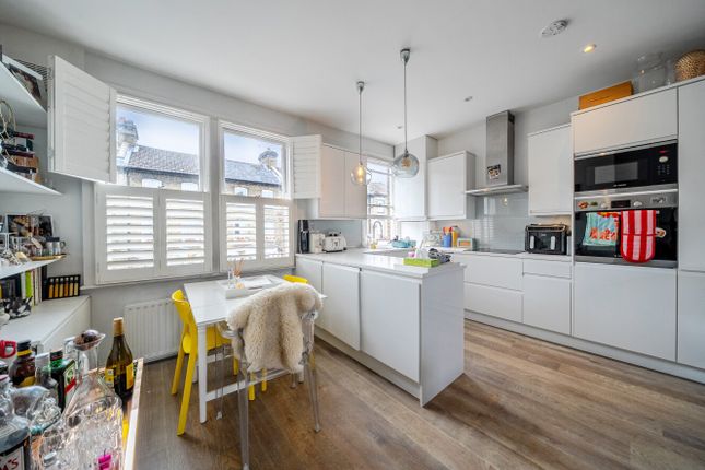19B, Inworth Street, London photo 4