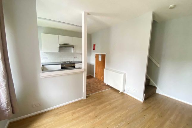 14, Mildred Road, Erith photo 4