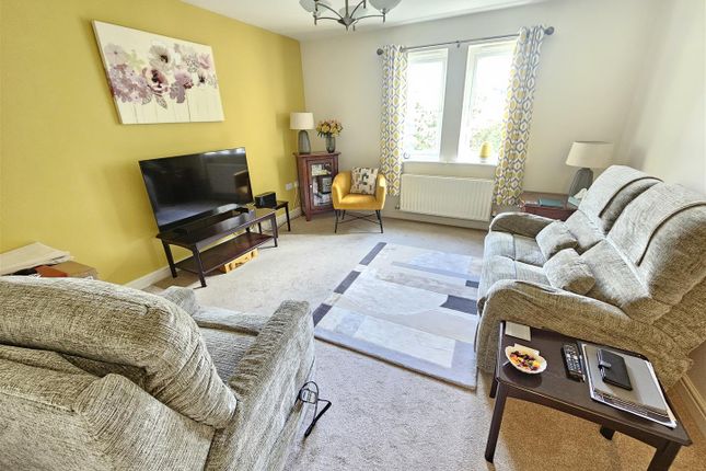 12, Goldfinch Gardens, Whitchurch photo 2