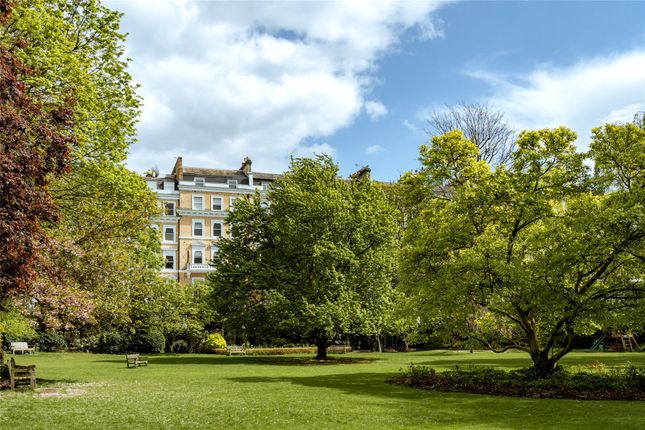 Flat for sale in Queen's Gate Gardens, South Kensington, London