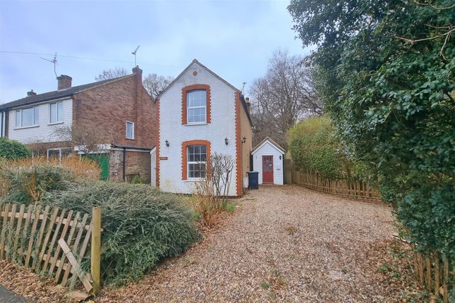 Thumbnail Detached house for sale in Woodside, Thornwood, Epping