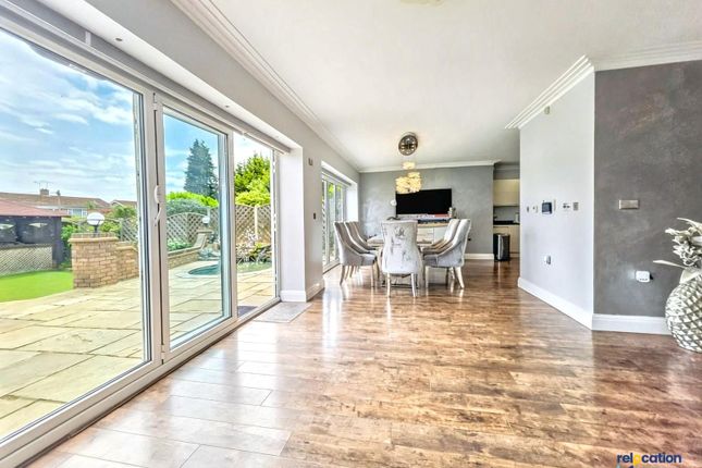 218 Ware Road, Hoddesdon photo 5
