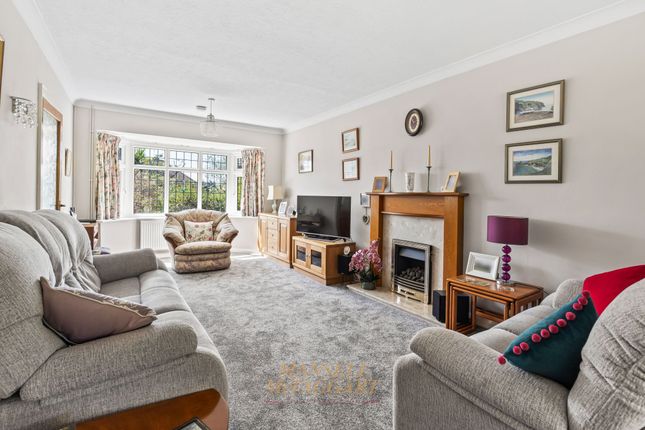 8 Crossways Avenue, East Grinstead photo 3
