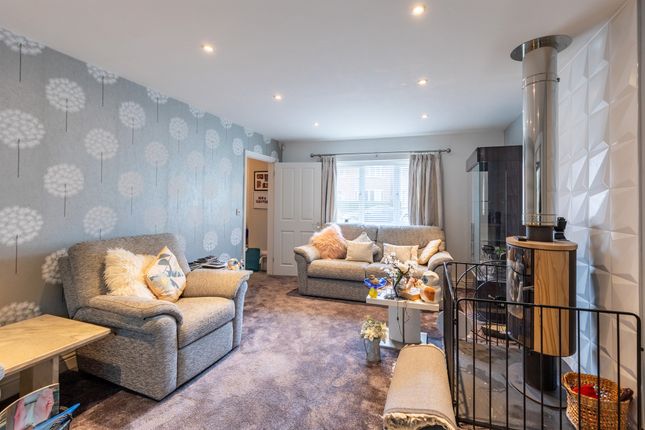 11b, Lea Way, Wellingborough photo 3