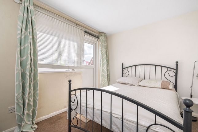 Prince of Wales Close, Hendon photo 4