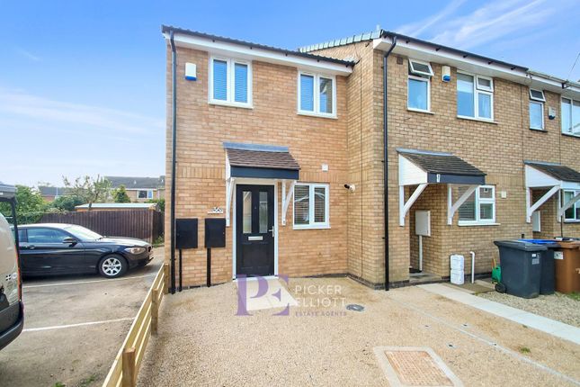 End terrace house to rent in Bosworth Close, Hinckley