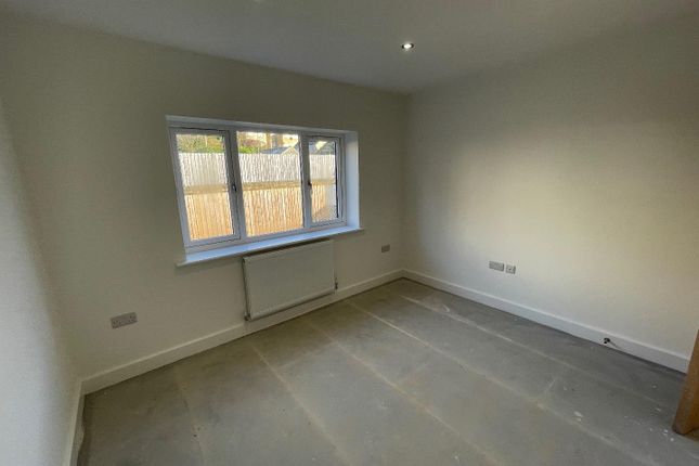Town house for sale in Orchard Street West, Longwood, Huddersfield