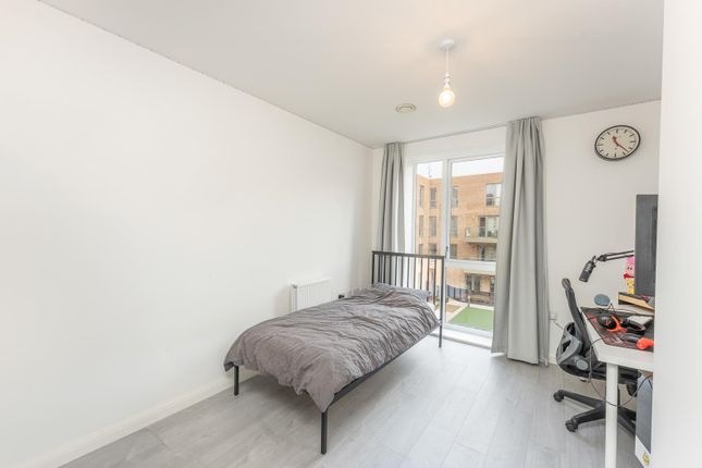 Flat for sale in Coxwell Boulevard, Colindale