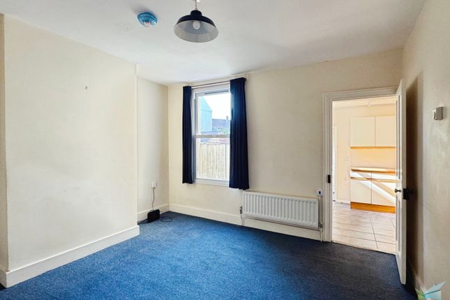 36, Gordon Road, Canterbury photo 5