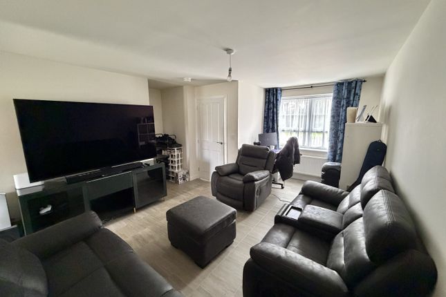 10, Taylor Crescent, Bristol photo 2
