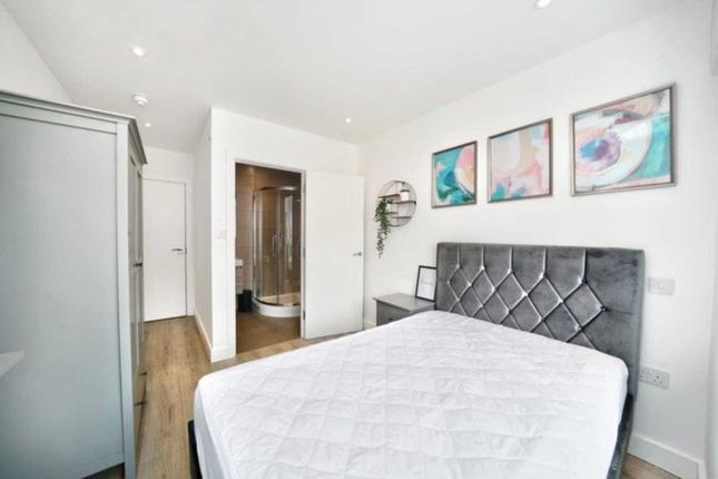 Studio house on Room 5, Headstone Road, Harrow, £950/mo