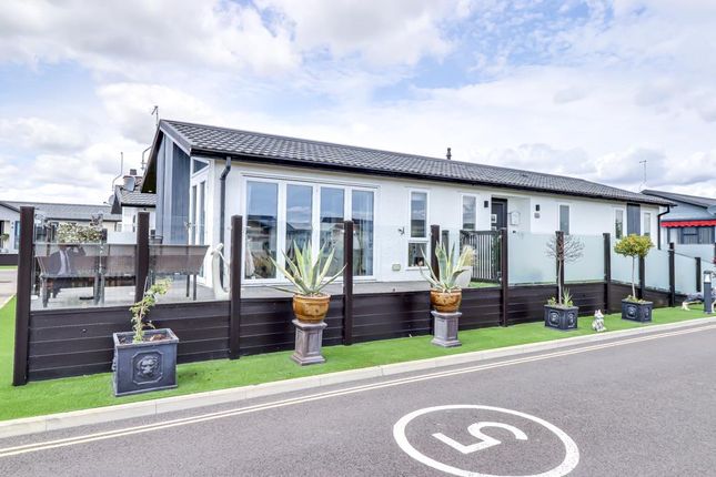 Thumbnail Mobile/park home for sale in Thorney Bay Road, Canvey Island