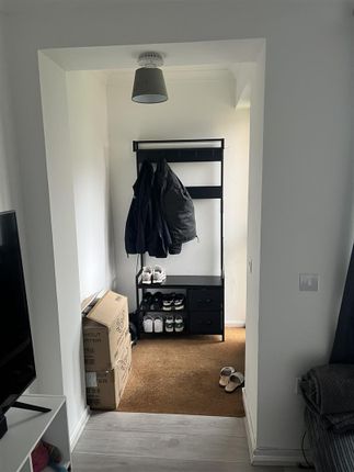 121, Bader Gardens, Slough photo 5