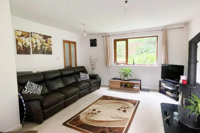 63, Cloudwood Close, Derby photo 2