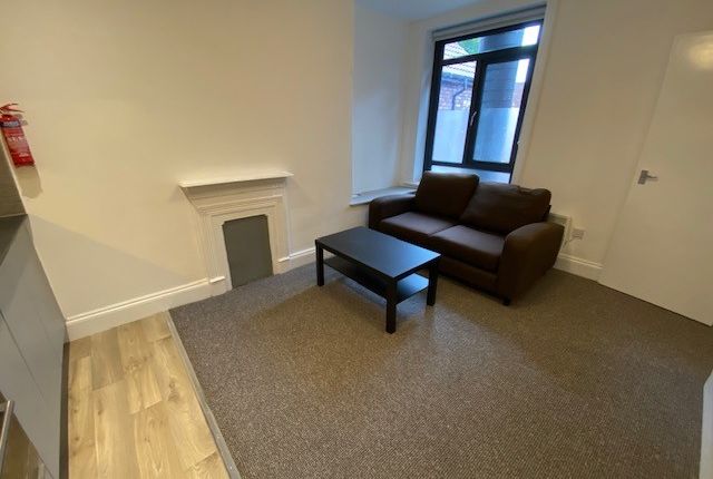 Flat 2, 316 Wilmslow Road, Manchester photo 2