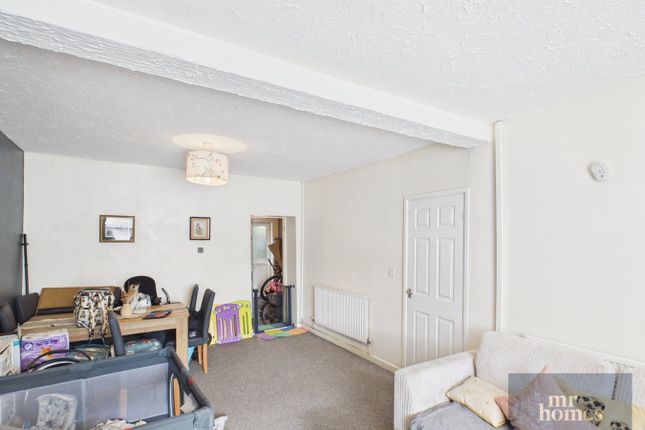 5, Miskin Road, Tonypandy photo 4