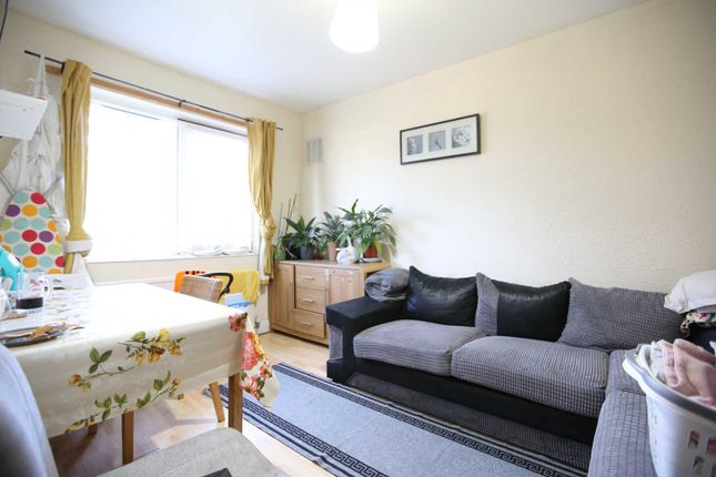 14, Ridgwell Road, London photo 3