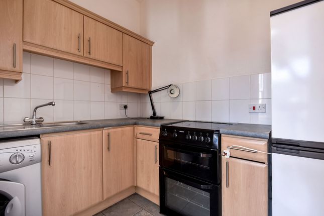 Flat 12, Forder Court, Winchester photo 4