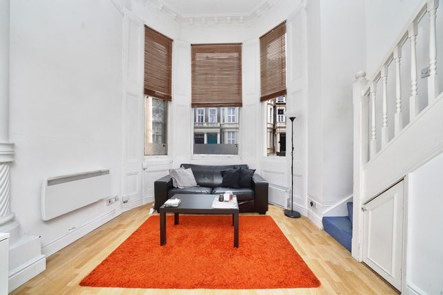 Flat 5, 36, Penywern Road, London photo 4