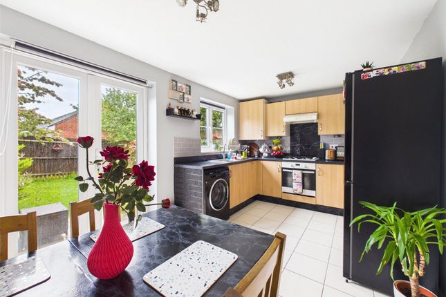 92, Renard Rise, Gloucestershire photo 3