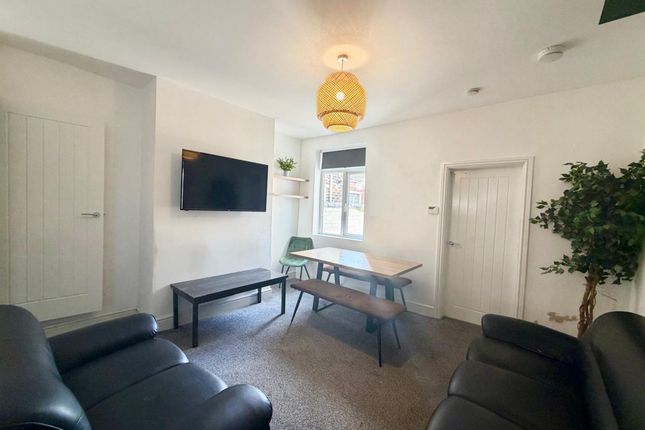 206 Cauldon Road, Stoke-On-Trent photo 2