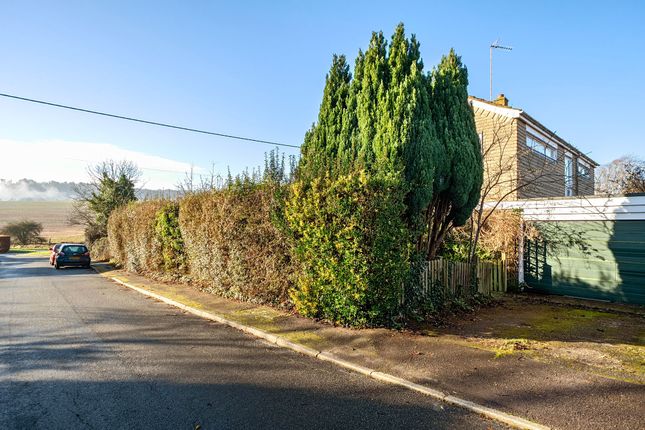 48 Coombe Crescent, Pulborough photo 3
