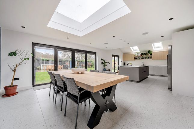 Meriden, Kooyong Close, Romsey photo 2