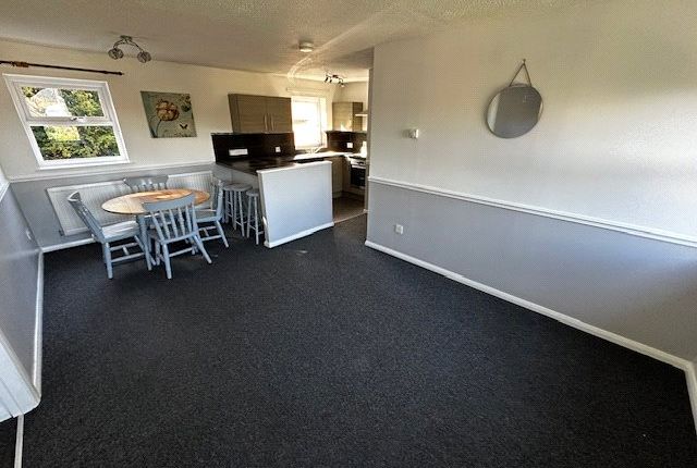 47, Meadowbrook Close, Telford photo 4