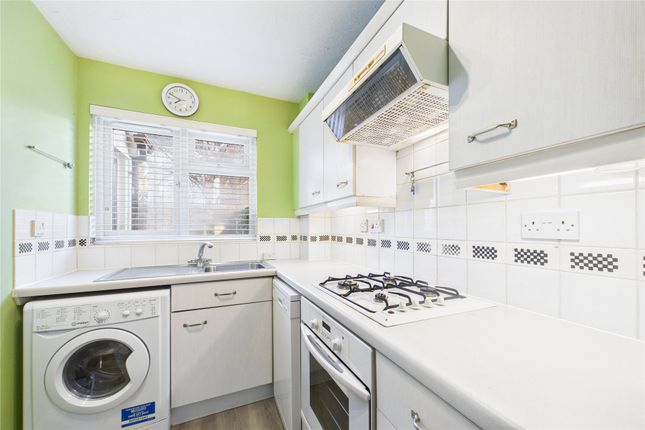 22, Oswald Close, Bracknell photo 3