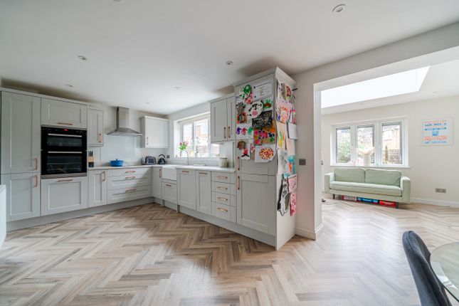 27, Balmoral Way, Southampton photo 3