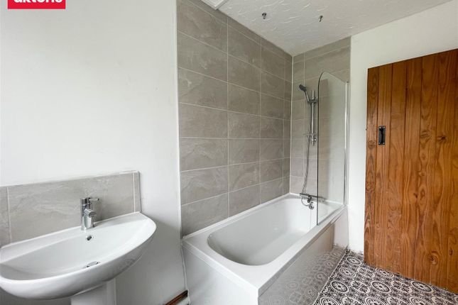 1, Van Road, Caerphilly photo 4